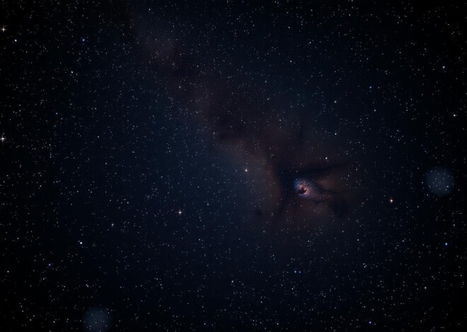 Estelar localizado na constelação de Touro